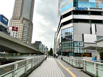 渋谷フクラス前の歩道橋