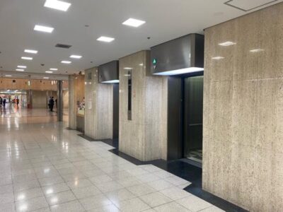 大阪駅前第2ビルエレベーター