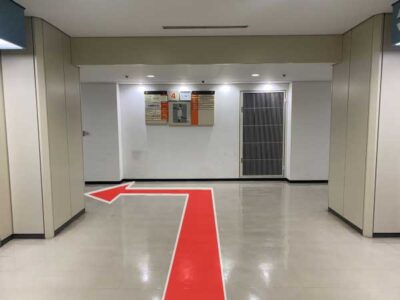 大阪駅前第２ビル４階エレベーター前
