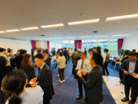  立席形式のビジネス交流会
