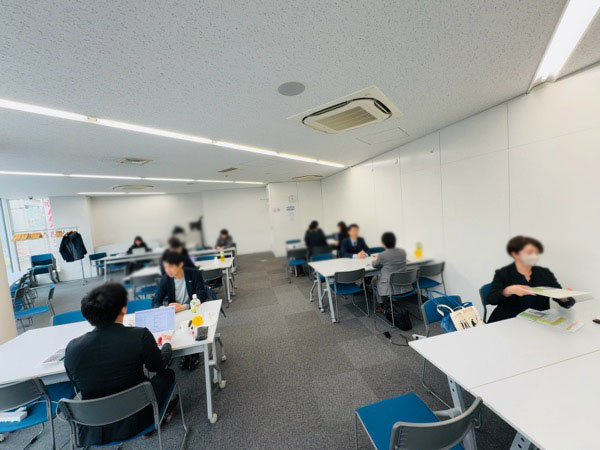 税理士マッチング交流会の会場内の雰囲気